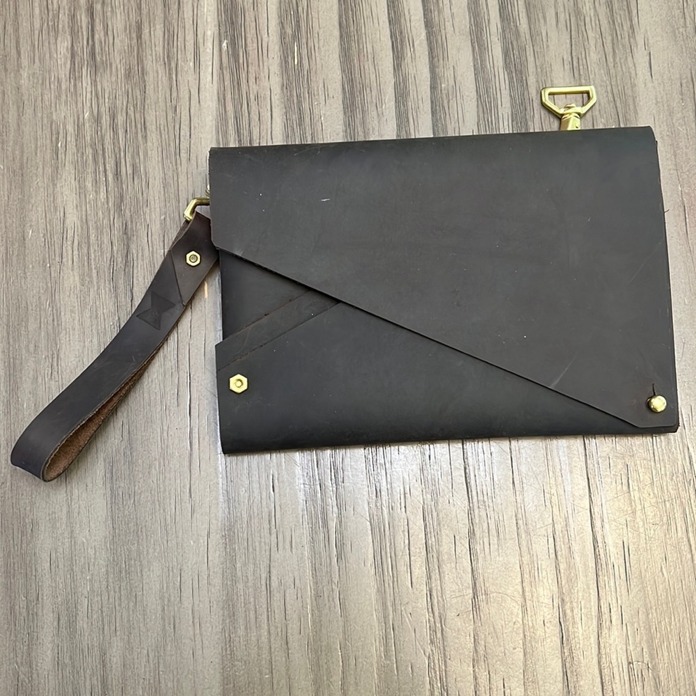 THE HOUND SUPPLY COMPANY LEATHER WRISTLET BAG